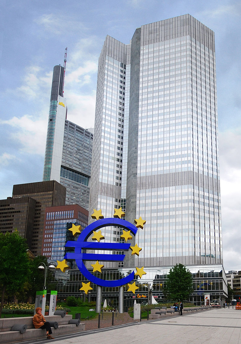800px European Central Bank 041107